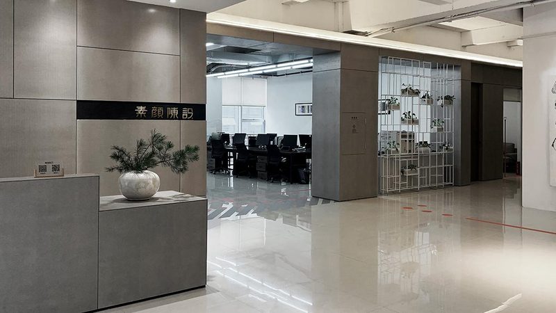 在进行屋顶防水涂料施工前，需要准备以下工具和材料：